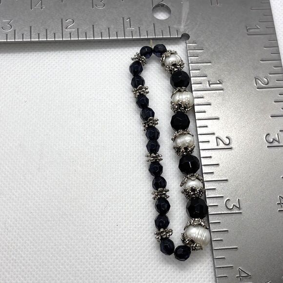 Handmade Black Beaded Pearl Silver Tone Stretch Bracelet 7'' Boho‎ Whimsigoth - Picture 4 of 5